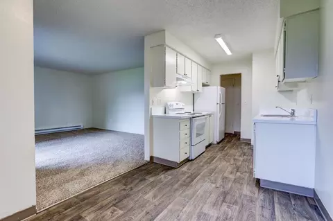 19511 NE Halsey St, Portland, OR 97230