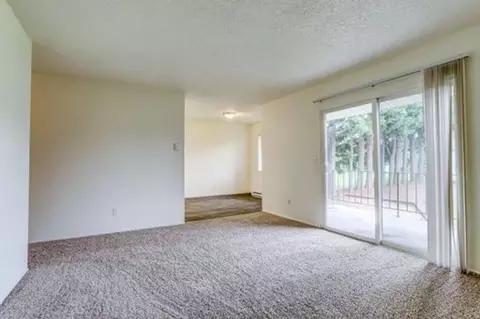 19511 NE Halsey St, Portland, OR 97230
