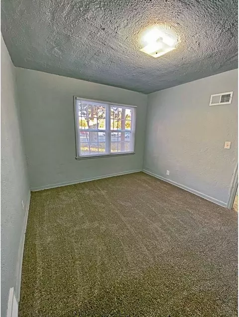 5132 NW Radial Hwy, Omaha, NE 68104