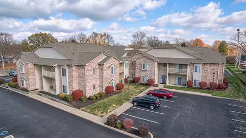 614 Park Madison Dr, Greenwood, IN 46142