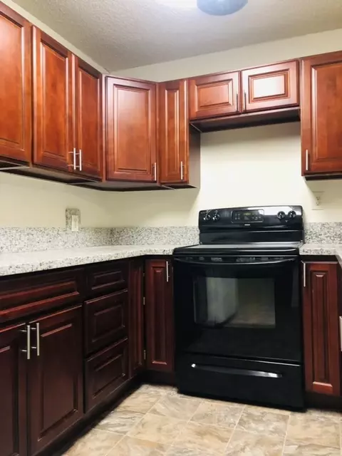 13121 SE Division St, Portland, OR 97236