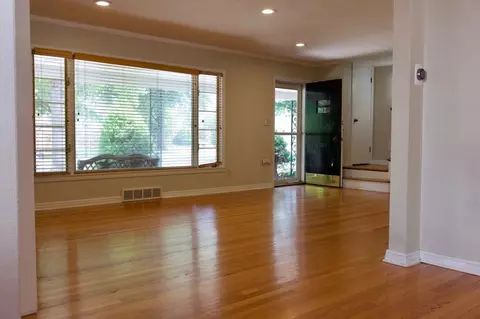 429 E Meyer Blvd, Kansas City, MO 64131
