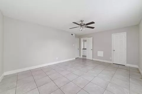 8100 Leonora St, Houston, TX 77061