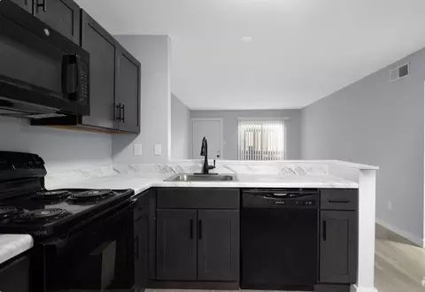 9394 Caddiefield Rd, Saint Louis, MO 63136