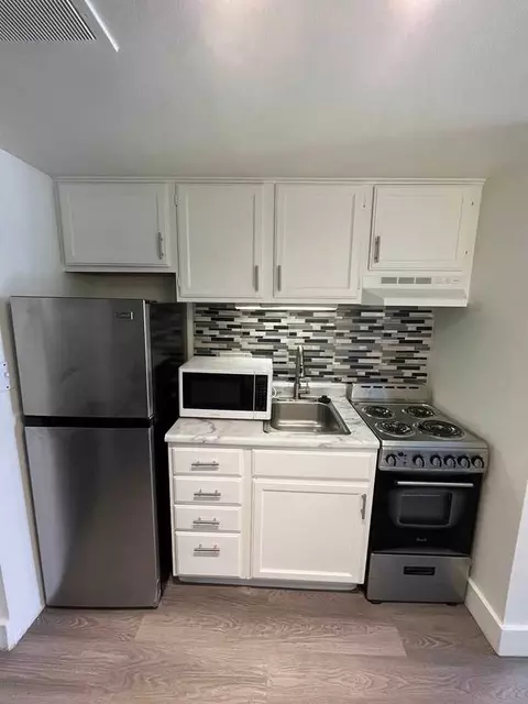 7300 W Dean Rd, Milwaukee, WI 53223