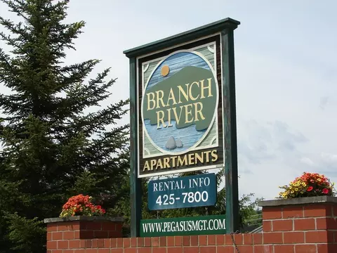 310 Route 27, Raymond, NH 03077