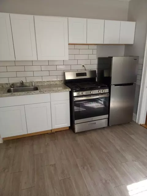 77 Oxford St, Hartford, CT 06105