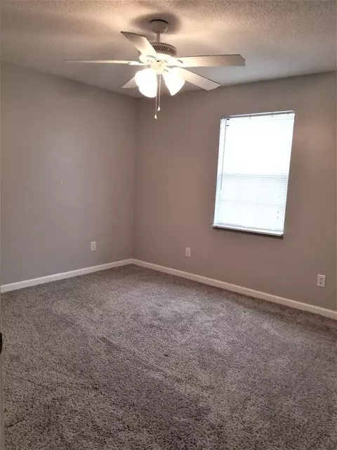 1546 Diuguid Dr, Murray, KY 42071