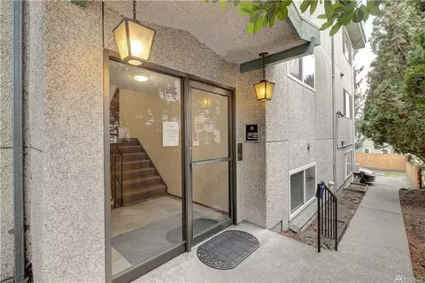 707 N 85th St, Seattle, WA 98103