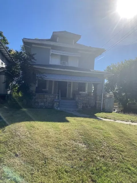 3847 College Ave, Kansas City, MO 64128