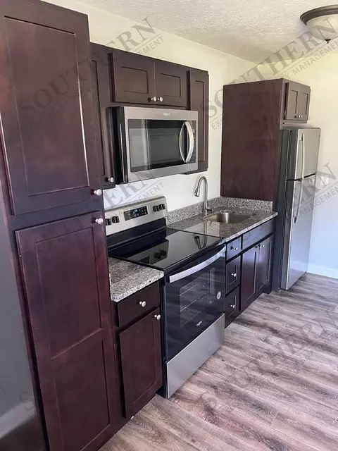 161 Old Lovers Ln, Bowling Green, KY 42103