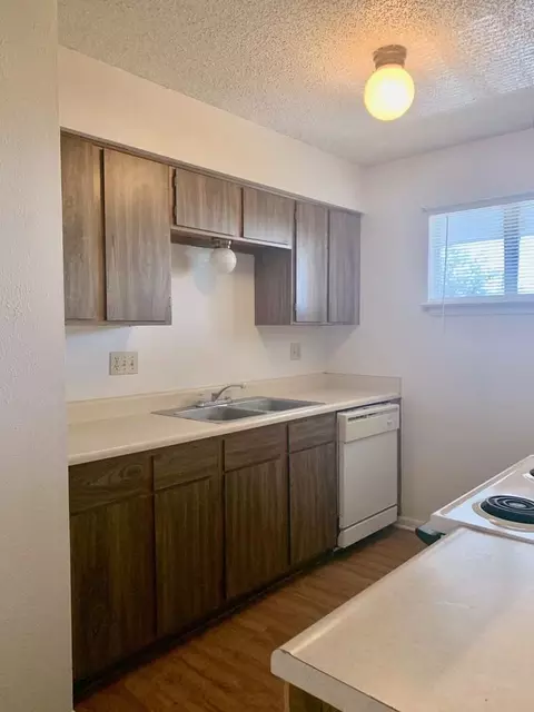 1229 N Lbj Dr, San Marcos, TX 78666