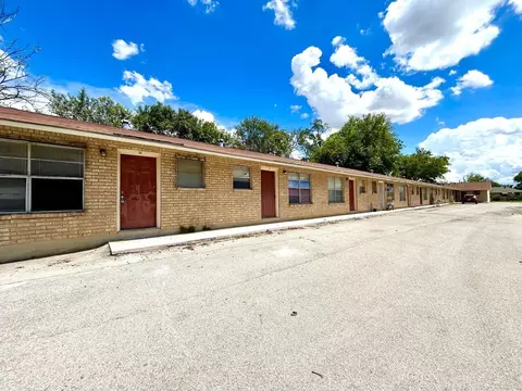 643 W Summit Ave, San Antonio, TX 78212