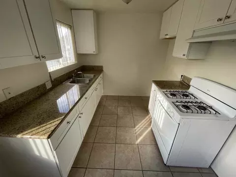8425 Amigo Ave, Los Angeles, CA 91324