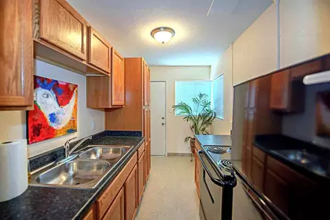 220 N 10th St, Las Vegas, NV 89101