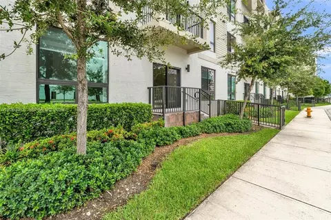 8167 NW 41st St, Doral, FL 33166