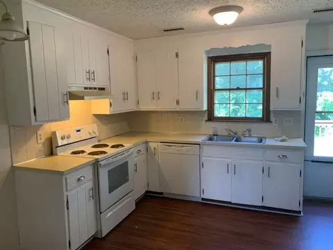 235 Mary Ann Dr, Lynchburg, VA 24502