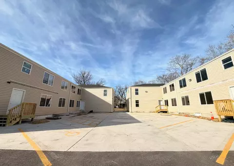 117-121 117-121 S Byers Apartments, Joplin, MO 64801