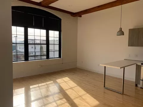 55 Cromwell St, Providence, RI 02907