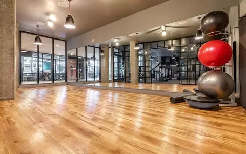 715 E Pine St, Seattle, WA 98122 photo 8