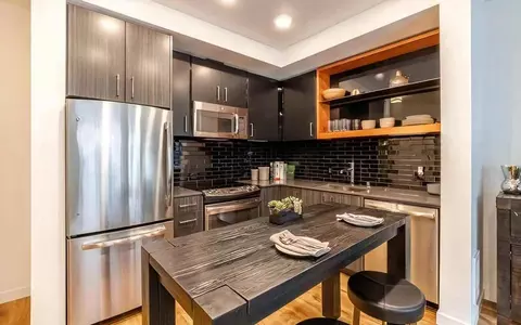 715 E Pine St, Seattle, WA 98122 photo 13