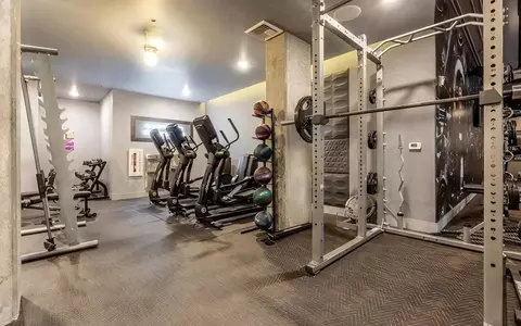 715 E Pine St, Seattle, WA 98122 photo 10