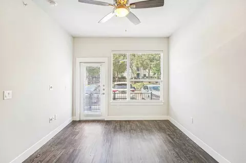 333 E Greenbriar Ln, Dallas, TX 75203 photo 10