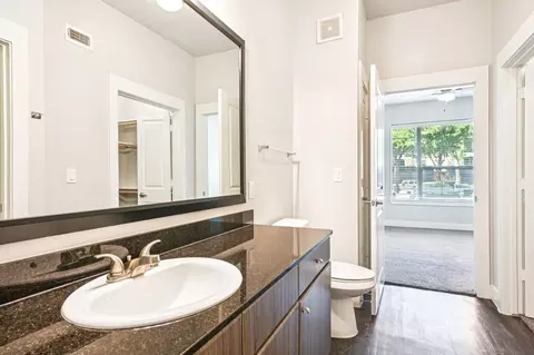 333 E Greenbriar Ln, Dallas, TX 75203 photo 7