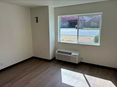1060 NE Cleveland Ave, Gresham, OR 97030 photo 6