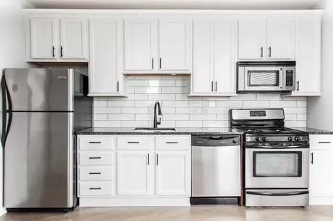 3264 N Clark St, Chicago, IL 60657