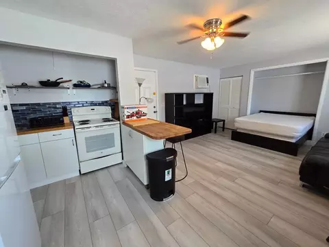 1014 Mecca Dr, Sarasota, FL 34234