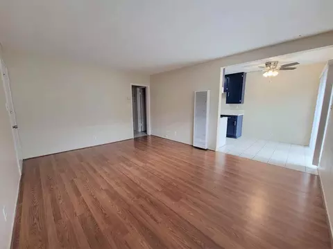 2391 Locust Ave, Long Beach, CA 90806