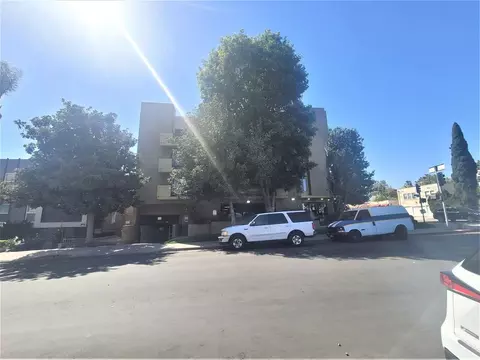 1255 N Orange Dr, Los Angeles, CA 90038