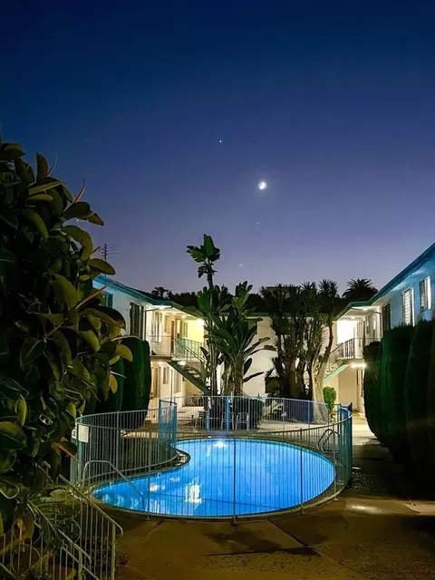 3747 Clarington Ave, Los Angeles, CA 90034