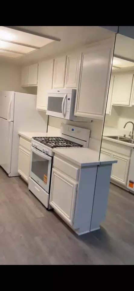 10934 Huston St, Los Angeles, CA 91601