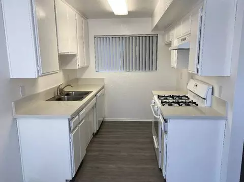 10934 Huston St, Los Angeles, CA 91601