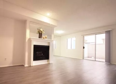 10934 Huston St, Los Angeles, CA 91601