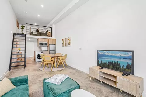 2735 E 6th St, Los Angeles, CA 90023