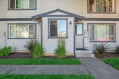 281 N 10th Ave, Cornelius, OR 97113 photo 9