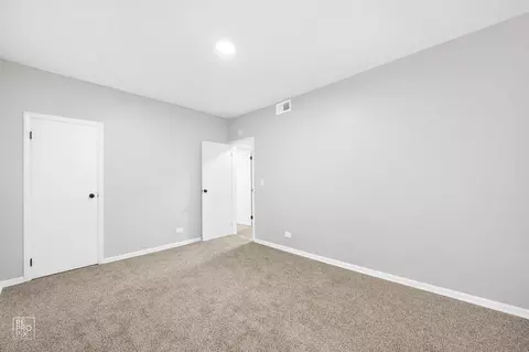 5015 S Champlain Ave, Chicago, IL 60615 photo 12
