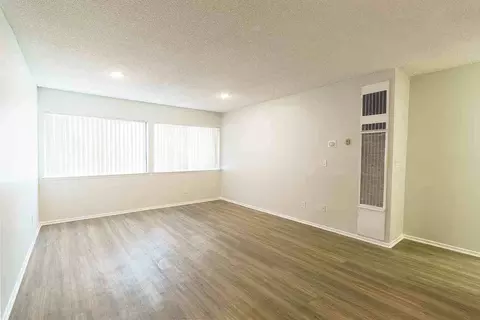 18400 Prairie St, Los Angeles, CA 91325