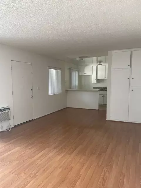 2748 Montrose Ave, Glendale, CA 91020