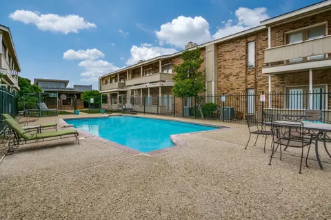 721 W Dengar Ave, Midland, TX 79705 photo 4