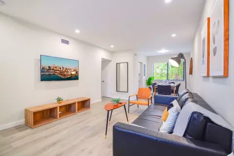 700 SW 11th Ave, Miami, FL 33130