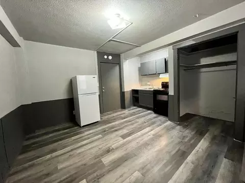 2205 Jones St, Omaha, NE 68102
