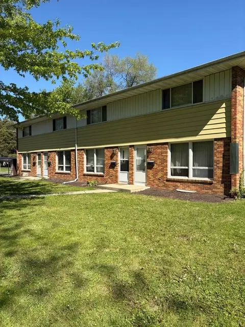 205 River Ln, Loves Park, IL 61111