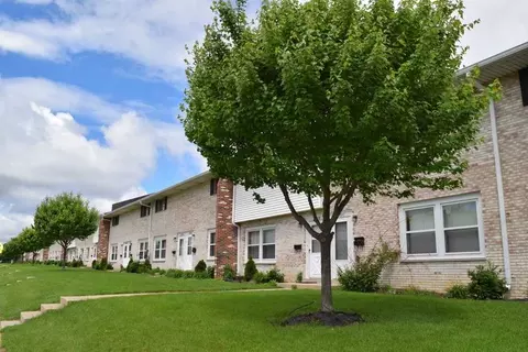 2535 Halsted Rd, Rockford, IL 61101