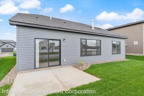 10108 Sunbird Cir, Woodbury, MN 55129