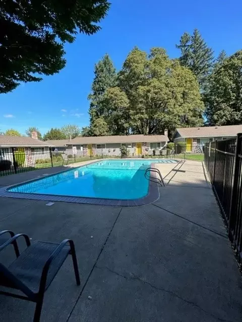 18850 SW Farmington Rd, Aloha, OR 97007 photo 2