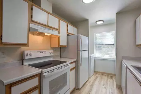 7823 NE Fourth Plain Blvd, Vancouver, WA 98662